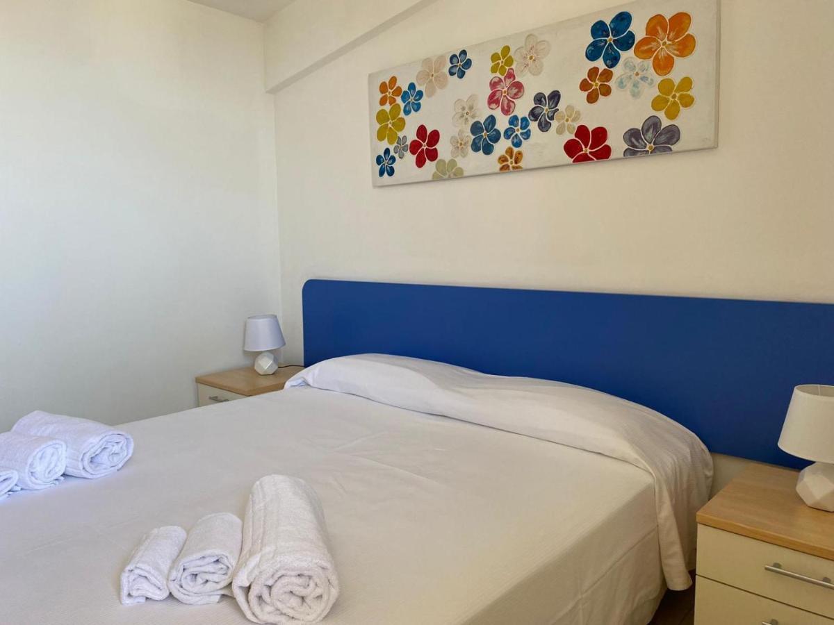 Casa Vacanze Il Giardino Dei Girasoli 마리나디라구사 외부 사진
